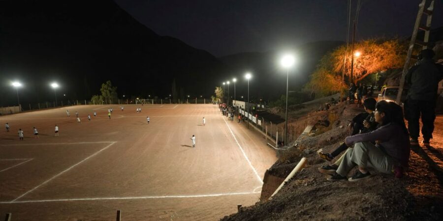 La Fundación River Plate inauguró la iluminación del Club Atlético Santa Rosa en Purmamarca