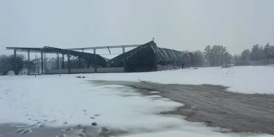 La nevada provocó el colapso de techos en Naschel y La Toma