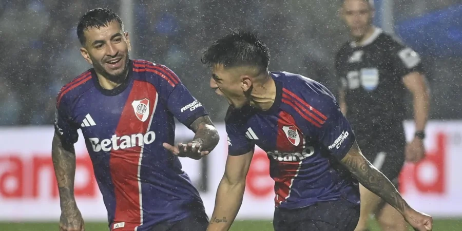 River derrotó 2-1 a Atlético Tucumán en un final agónico y logró su tercer triunfo consecutivo