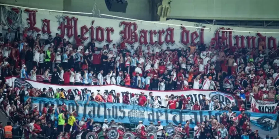 River le ganó a Atlético Tucumán en un partido accidentado y con polémica por una falta de Arambarri