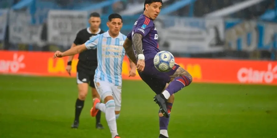 River le ganó a Atlético Tucumán sobre el final y logró su tercera victoria en fila