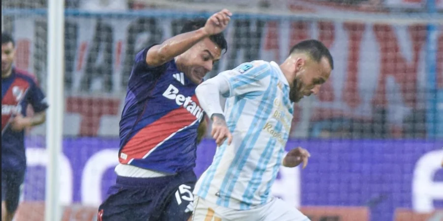 River le ganó sobre la hora a Atlético Tucumán y encadenó su tercera victoria seguida