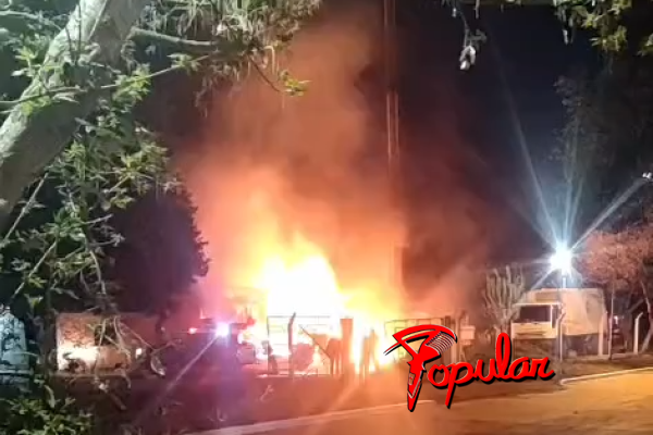 Un camión municipal se incendió en el Parque Automotor de San Francisco del Monte de Oro